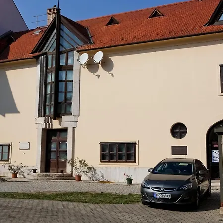 Bed & Breakfast Lenau Haz Pecs