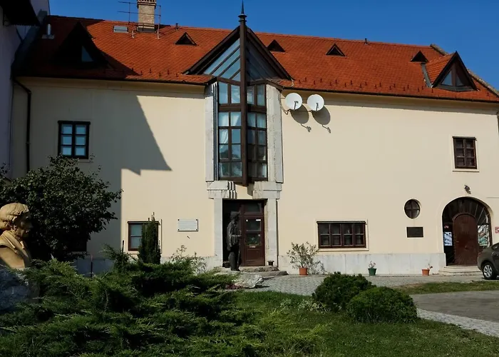 Lenau Haz Nocleg ze śniadaniem Pécs